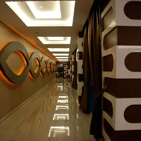 Otel Maya World Side