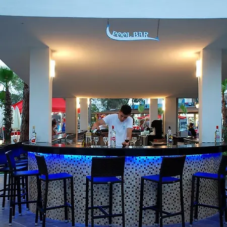 Hotel Maya World Side