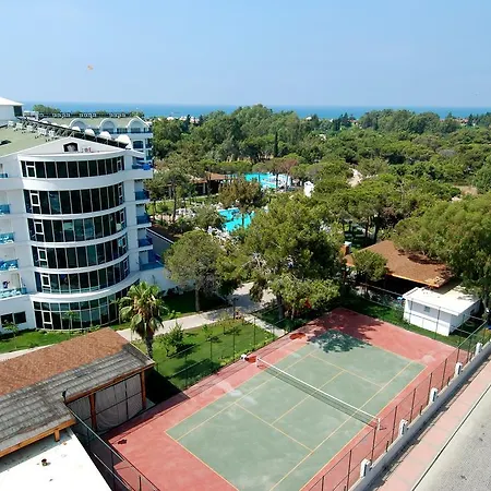 Hotel Maya World Side