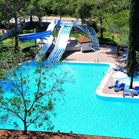 Hotel Maya World Side